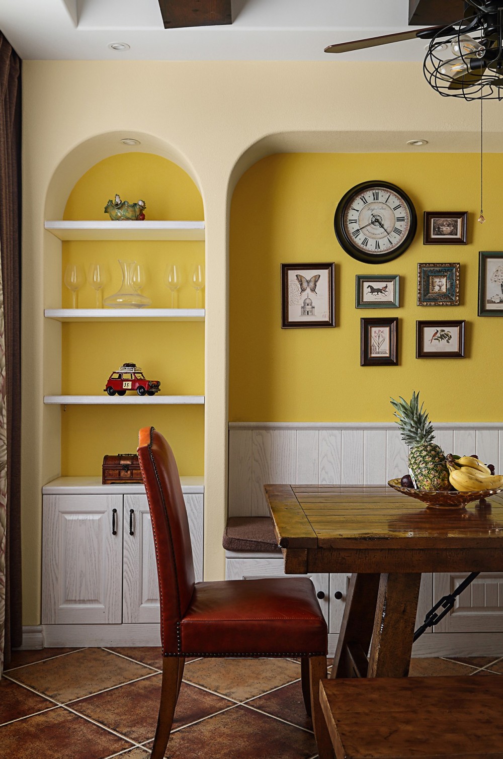 美式田园风格室内家装案例效果图-餐边柜 美式田园风格室内家装案例效果图-餐边柜